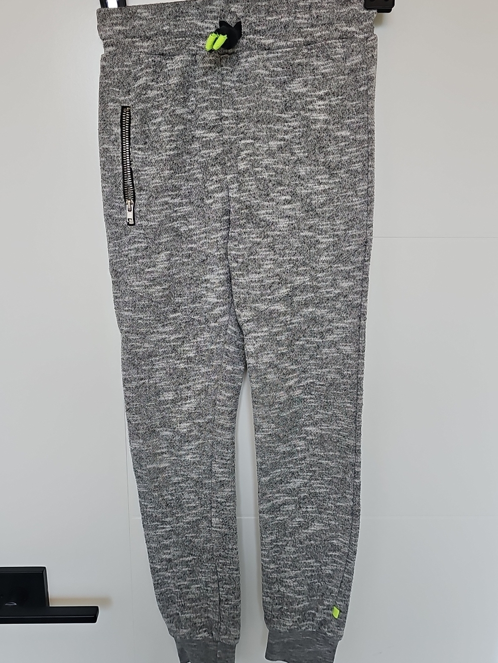 Kind Is Cool Gray Marled Knit Jogger Pants with Neon Trim Boys Sz Small